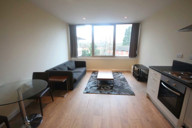  Image of 1 bedroom Flat to rent in London Road Bracknell RG12 at London Road  Bracknell, RG12 2XH